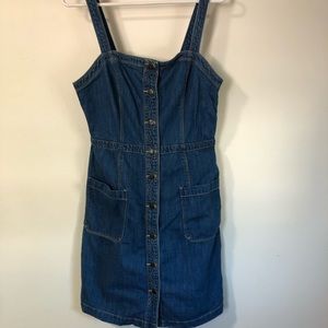 Old Navy Button Denim Dress 
Size 10
Bust 17in
Length 34 in